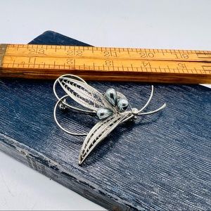 Vintage silver tone filigree leaf brooch wire gray faux pearls pin